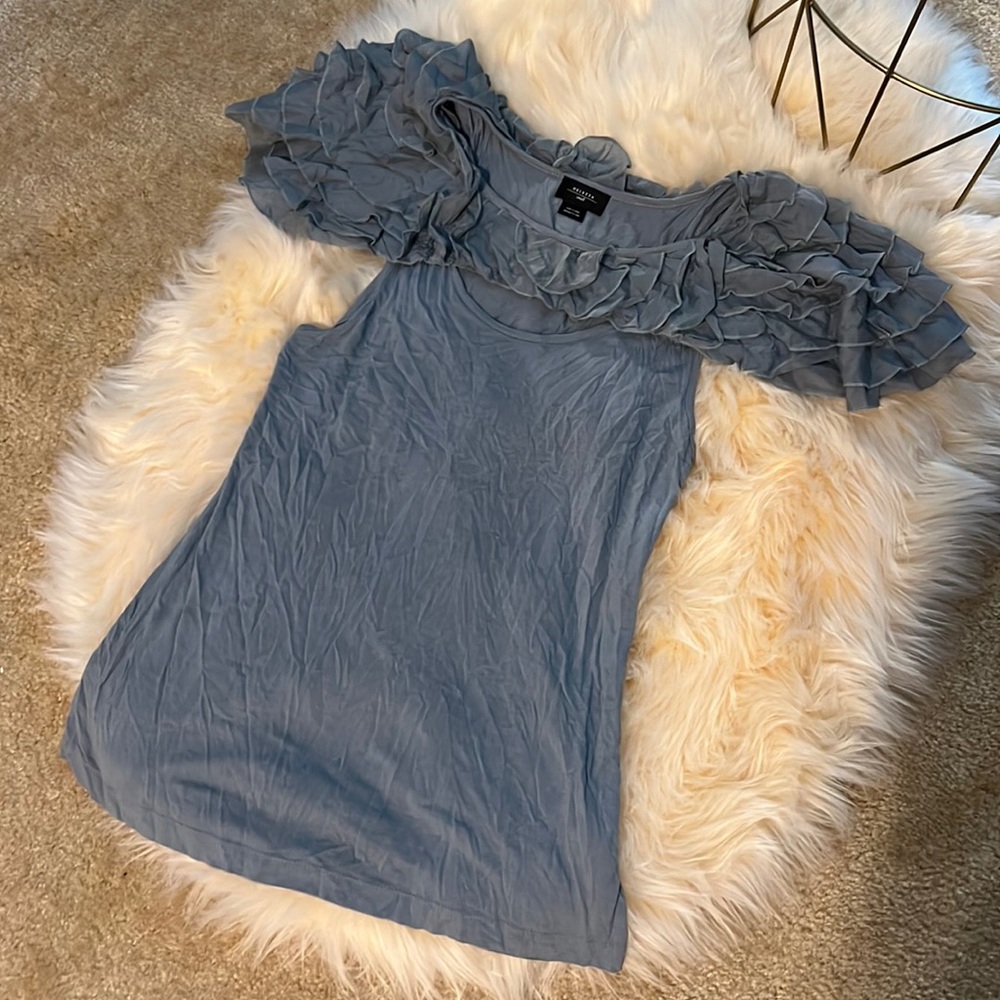 Deletta Gray/Blue sleeveless top with smocked shoulder detail - size small
